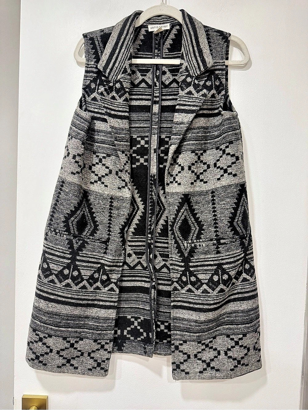 Artisan NY Women'Small Geometric Knit Vest Size Small